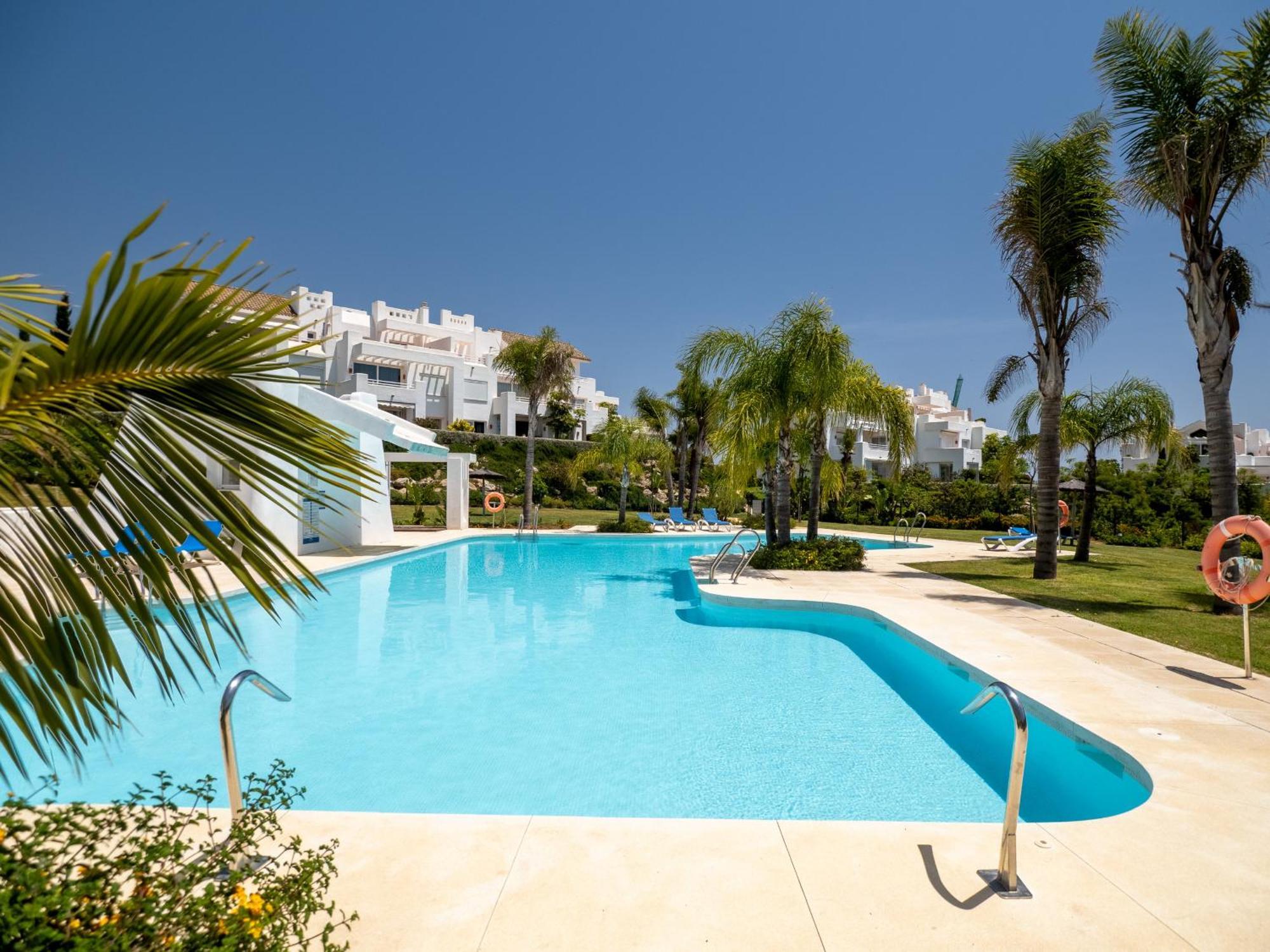 Alcazaba Lagoon 2425 Luxury Private Beach Estepona Luaran gambar
