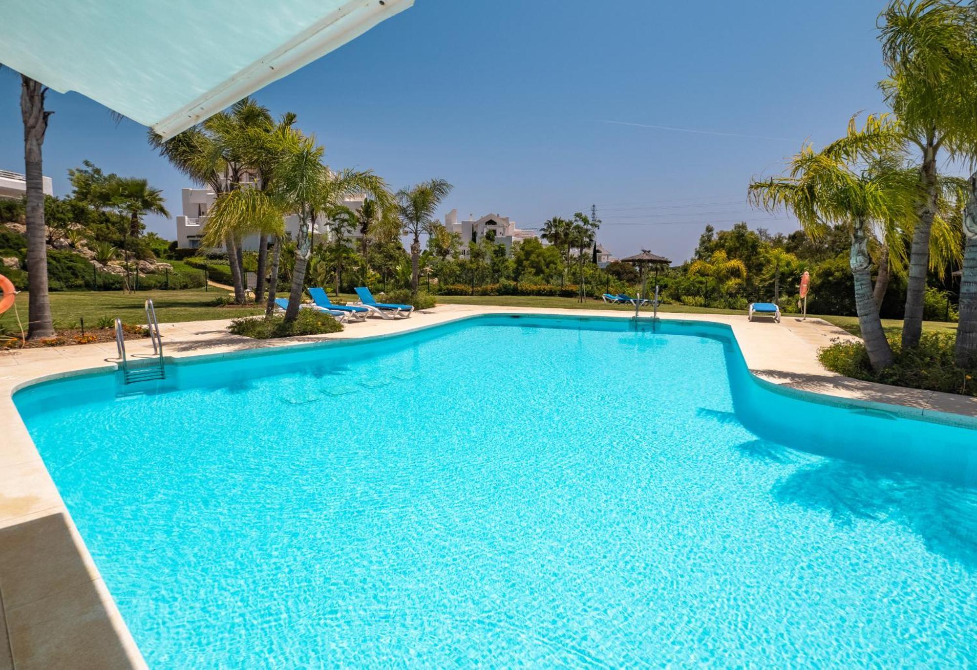 Alcazaba Lagoon 2425 Luxury Private Beach Estepona Luaran gambar