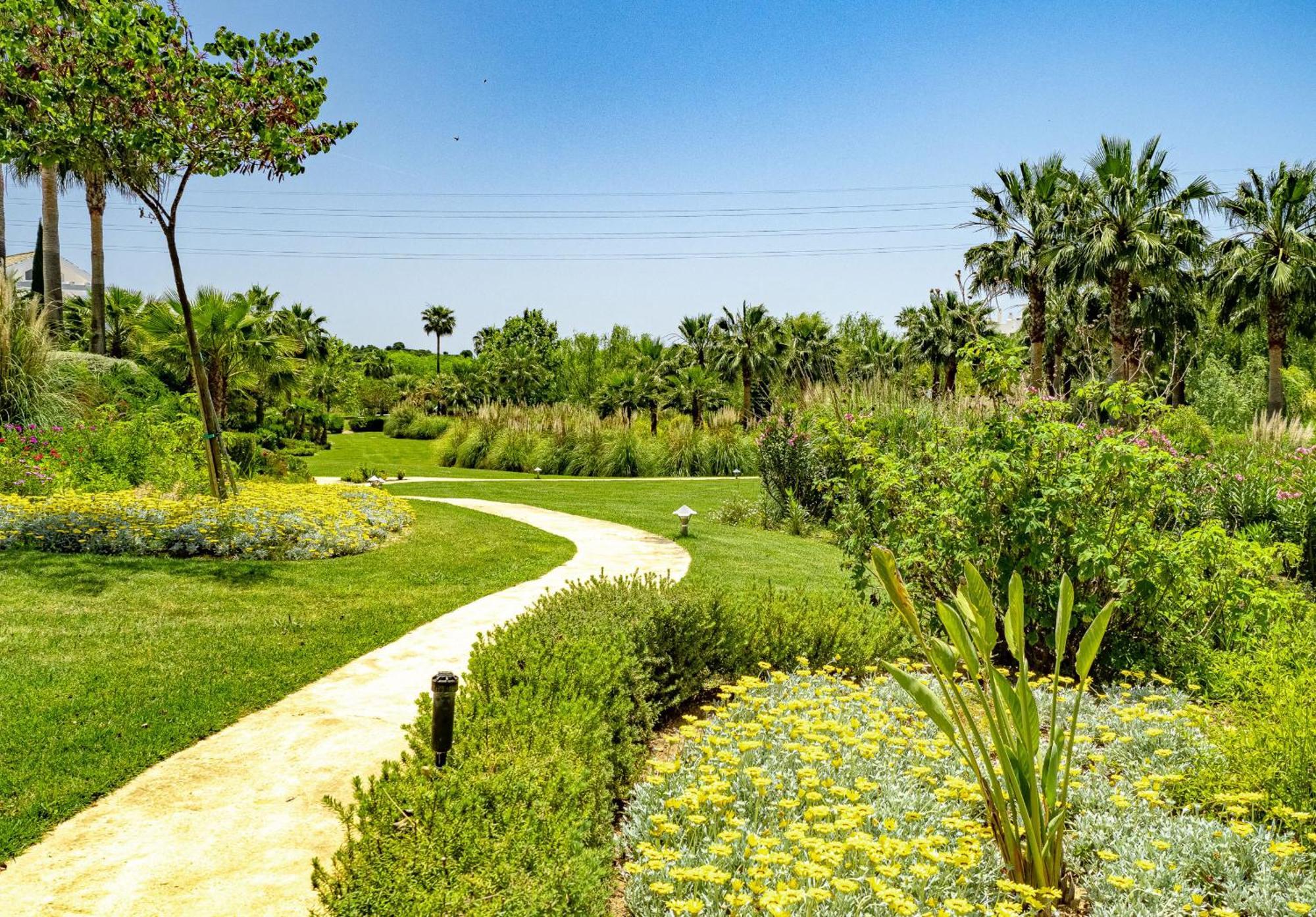 Alcazaba Lagoon 2425 Luxury Private Beach Estepona Luaran gambar